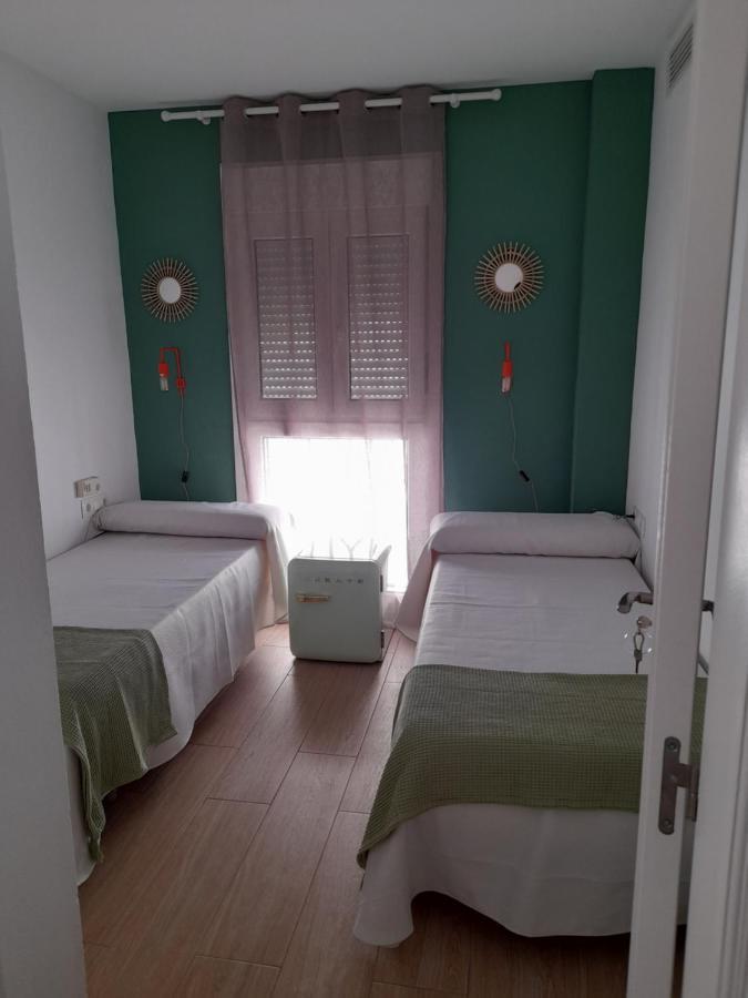 Hostal Casandra - Antiguo Hostal Los Valencianos Conil De La Frontera Room photo